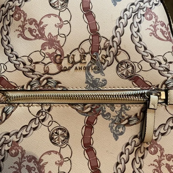 GUESS BAGPACK - Picture 3 of 3